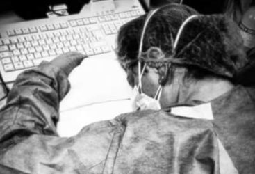 Cette infirmière épuisée devient le symbole de la lutte contre le coronavirus