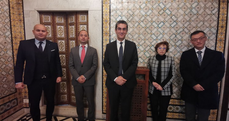 Covid-19 : Huawei fait un don de masques, tests de dépistage et système de vidéo conférence pour la Tunisie