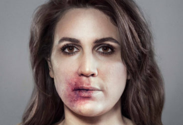 "عندما تُضرب النساء، يتوقف العالم"