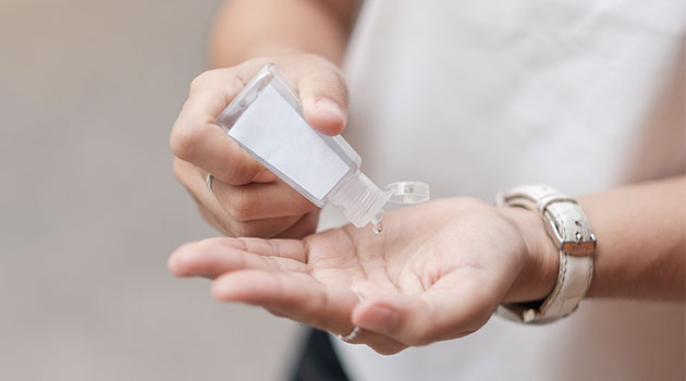 Gels antibactériens : pourquoi il ne faut pas en abuser
