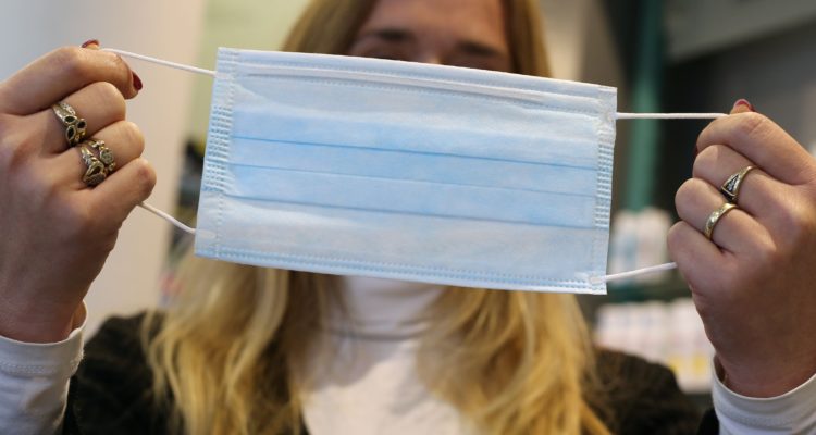 L’Italie : Des masques bientôt fabriqués dans les prisons