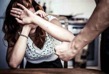 "أصوات نساء" تطالب بمزيد من الجدية   لمناهضة العنف المسلط على النساء  خلال فترة الحجر الصحي