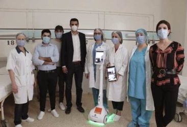 Enova, Orange Tunisie et Dräxlmaier : Le robot Zourni déployé à l’hôpital Abderrahman Mami pour rapprocher les malades de leurs famille