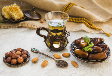 فوائد تناول المكسرات على الإفطار والسحور