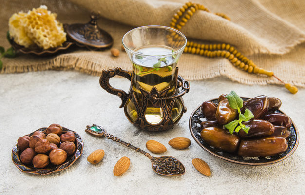 فوائد تناول المكسرات على الإفطار والسحور