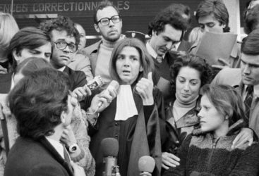 De Gaulle: "Madame ou Mademoiselle?" ..Gisèle Halimi: "Appelez-moi Maître."