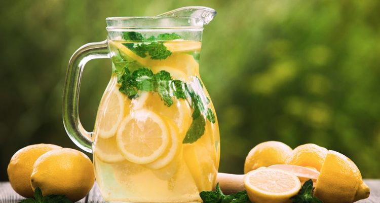 Découvrez l’eau de Sassy : la boisson brûle-graisse par excellence