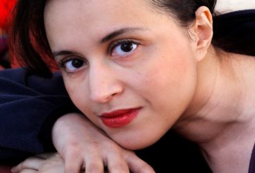 إنتحار الكاتبة المغربية الهولندية   نعيمة البزّاز