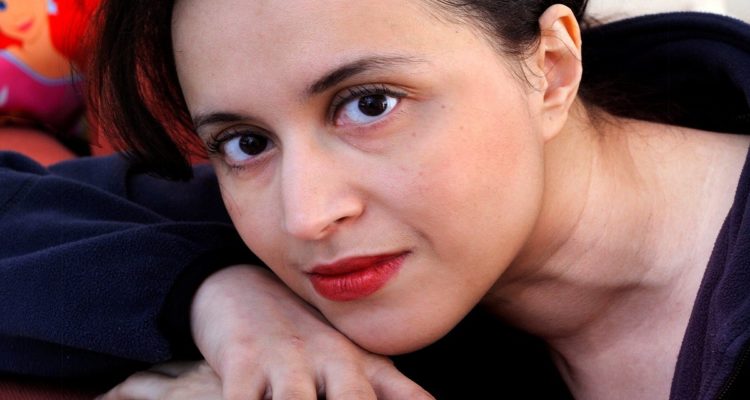 إنتحار الكاتبة المغربية الهولندية   نعيمة البزّاز