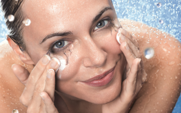 Transpiration excessive sur le visage: Causes et solutions