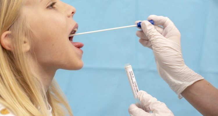 Pourquoi le nouveau variant du coronavirus  inquiète-t-il  autant ?