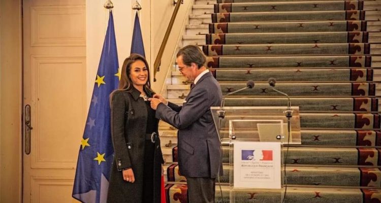 فرنسا تمنح  هند صبري وسام الفنون والآداب