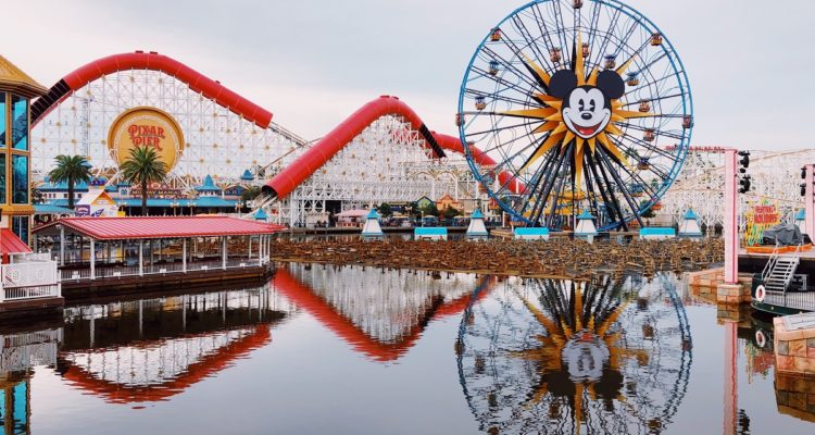 DISNEYLAND ROUVRE SES PORTES EN CALIFORNIE