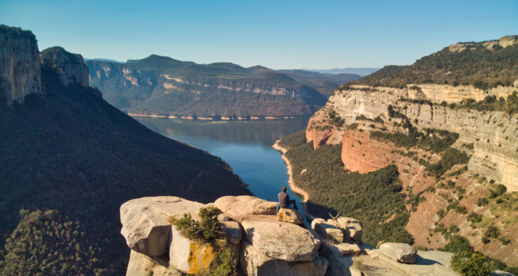 LE NOMBRE DE TOURISTES EN BAISSE DE 83 % MAIS LA CONFIANCE REVIENT PEU À PEU
