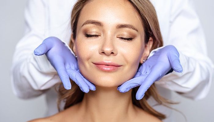 Les conseils des dermatologues pour prendre soin de sa peau à l&rsquo;approche de l&rsquo;été