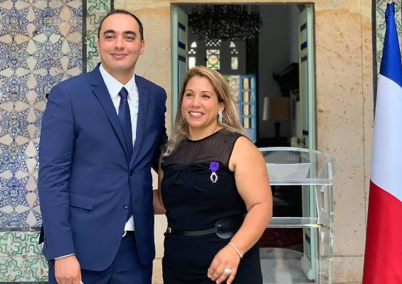 Une Tunisienne décorée des insignes de Chevalier dans l&rsquo;Ordre des Palmes académiques françaises