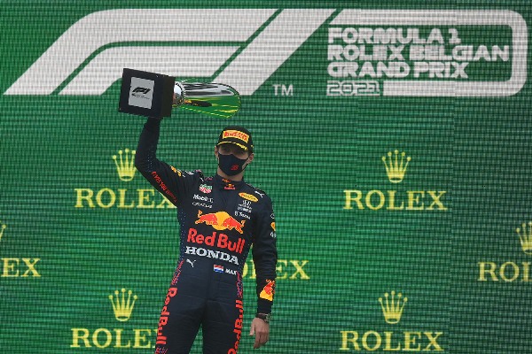 Max Verstappen remporte l&rsquo;événement Rain-Marred en Belgique