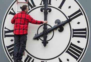 استئناف العمل بالتوقيت الشتوي ابتداء من الغد