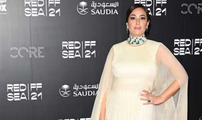 هند صبري تبدأ تقييم الأفلام الروائية الطويلة بمهرجان البحر الأحمر السينمائي