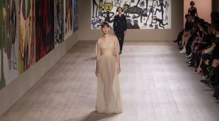 REVIVEZ ( EN VIDEO) LE DÉFILÉ CHRISTIAN DIOR POUR LA COLLECTION HAUTE COUTURE