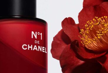 Chanel N1 dévoile le pouvoir du camélia rouge