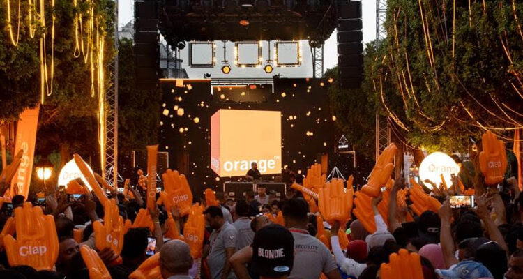 « Yalla Jaw », le concert inédit organisé par Orange Tunisie, fait vibrer de joie l’avenue Habib Bourguiba