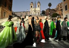 Haute couture : Valentino retrouve ses sources romaines
