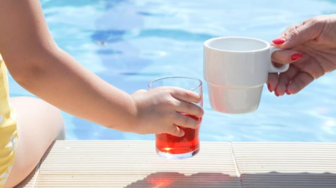 Faut-il vraiment boire chaud en période de canicule ?
