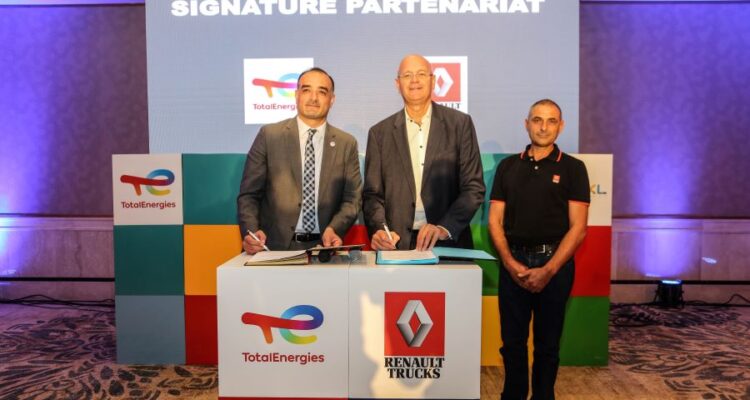TotalEnergies Marketing Tunisie & Renault Trucks signent un contrat de partenariat.