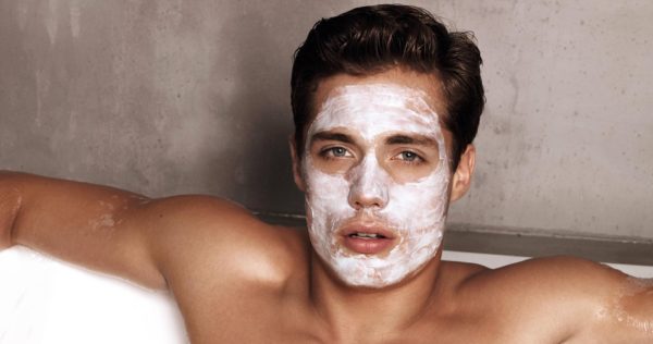Les masques pour hommes: et si on se débarrassait de l’image féminine qui tourne autour des produits de soins?