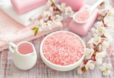 LE SEL DE MER, UN ALLIÉ NATUREL POUR VOTRE BEAUTÉ.