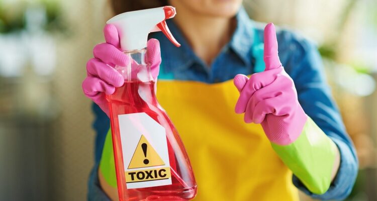 Les produits toxiques sont partout dans nos maisons! Il est temps de s’en débarrasser!