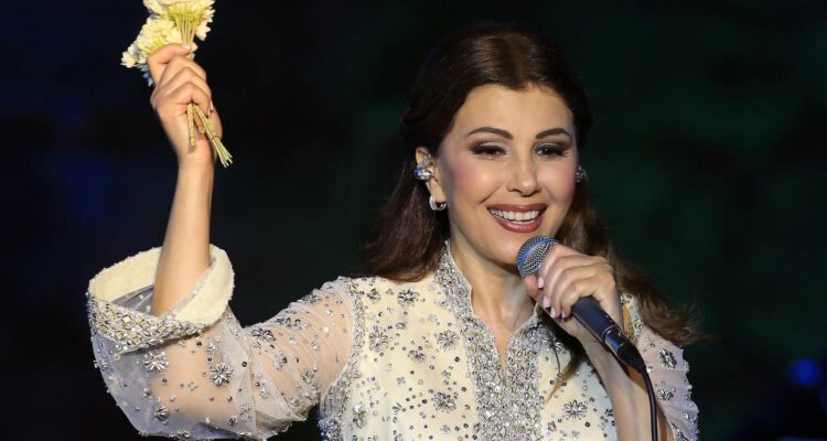 رسالة الفنانة ماجدة الرومي إلى شيرين عبد الوهاب: قومي!