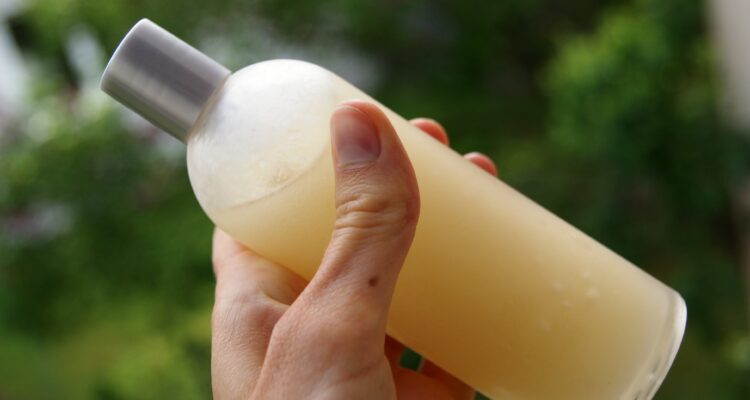 ‏Comment fabriquer son démaquillant maison toute seule comme une pro.