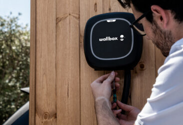 ENNAKL AUTOMOBILES DISTRIBUTEUR DES BORNES WALLBOX EN TUNISIE.