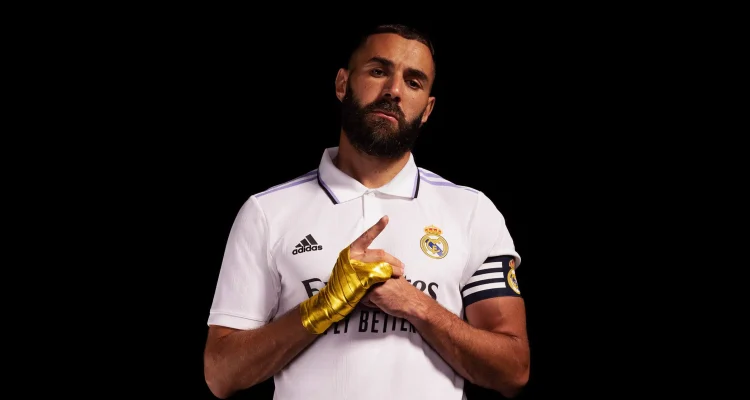 Karim Benzema annonce sa retraite internationale. 