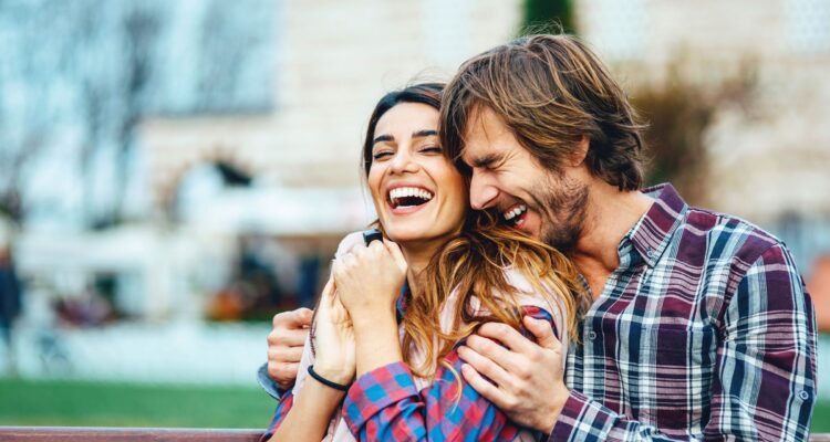 Le bonheur dans un couple c’est peut-être une question de gènes.