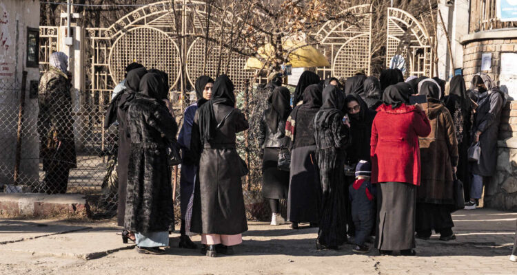 Afghanistan: désormais les femmes n’ont plus le droit d’aller à l’université. 