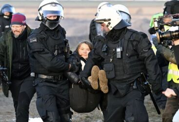 L&rsquo;activiste écologiste Greta Thunberg arrêtée en Allemagne lors d’une manifestation.