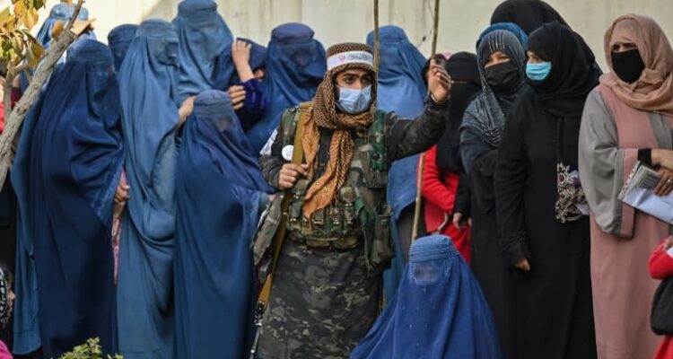 L&rsquo;ONU appelle les talibans à respecter les droits des femmes.