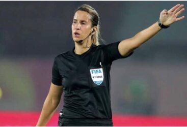 Coupe du monde féminine: la FIFA retient trois arbitres marocaines.