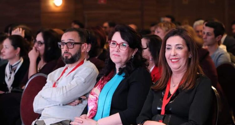 La Ministre des affaires culturelles assiste à la première projection d&rsquo;un film documentaire sur les cardiologues en Tunisie.