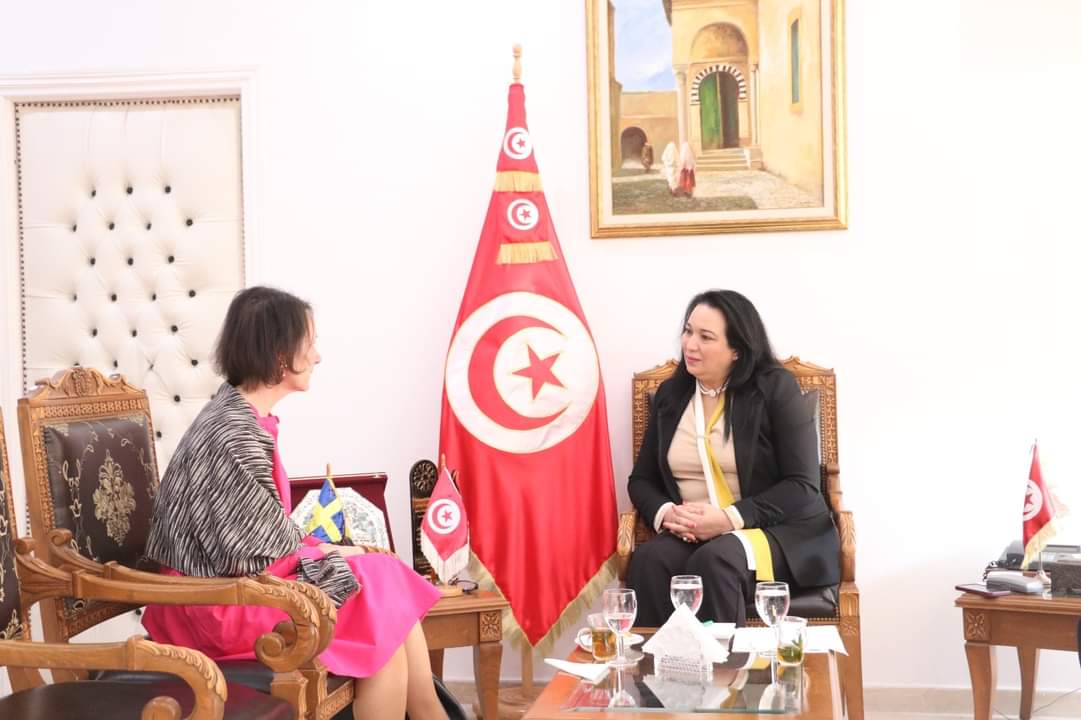 rencontre-entre-la-ministre-tunisienne-de-la-famille-et-l-ambassadrice