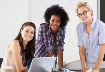 Women in Digital Business : une initiative de l&rsquo;OIT et de Microsoft pour développer les compétences numériques des femmes entrepreneures.