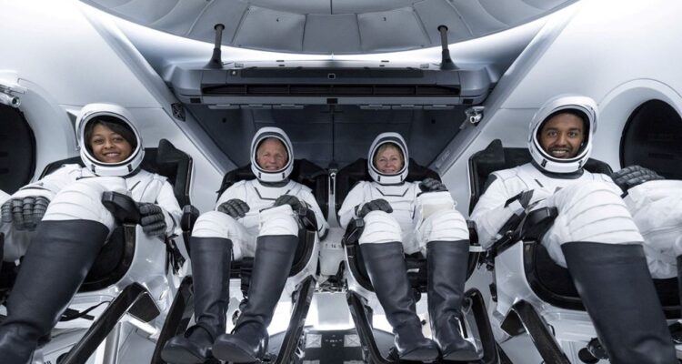 Deux astronautes saoudiens lancés vers la Station spatiale internationale.