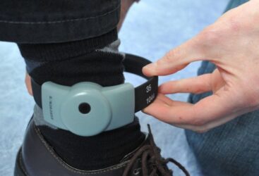 Bracelets antirapprochements : une mesure de protection révolutionnaire contre la violence conjugale au Québec.