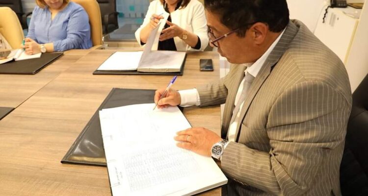 Signature d&rsquo;une convention pour promouvoir la culture cinématographique en Tunisie.