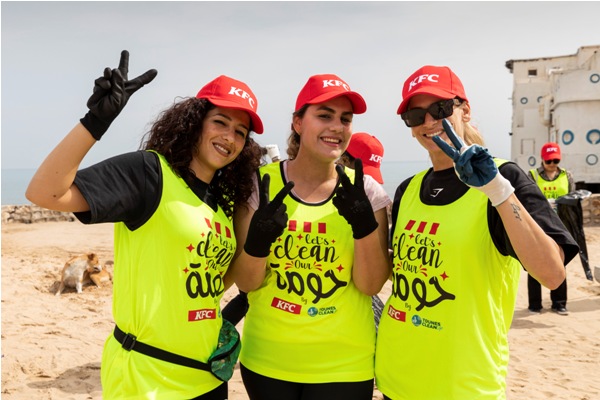 KFC et l’association Tounes Clean up lancent une action de sensibilisation environnementale et de nettoyage de la plage de la Marsa