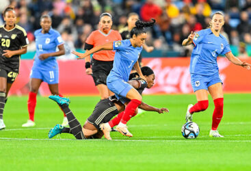 La France triomphe face au Brésil dans une victoire cruciale lors de la Coupe du Monde Féminine.