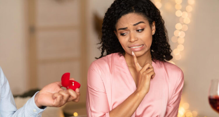 4 Indices Révélant une Crainte Profonde de l&rsquo;Engagement au Sein d&rsquo;une Relation Amoureuse.